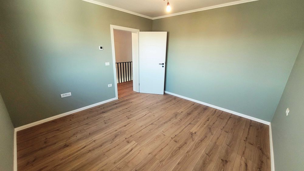 Duplex spațios | 3 dormitoare, living mare, 2 băi – Moșnița Veche