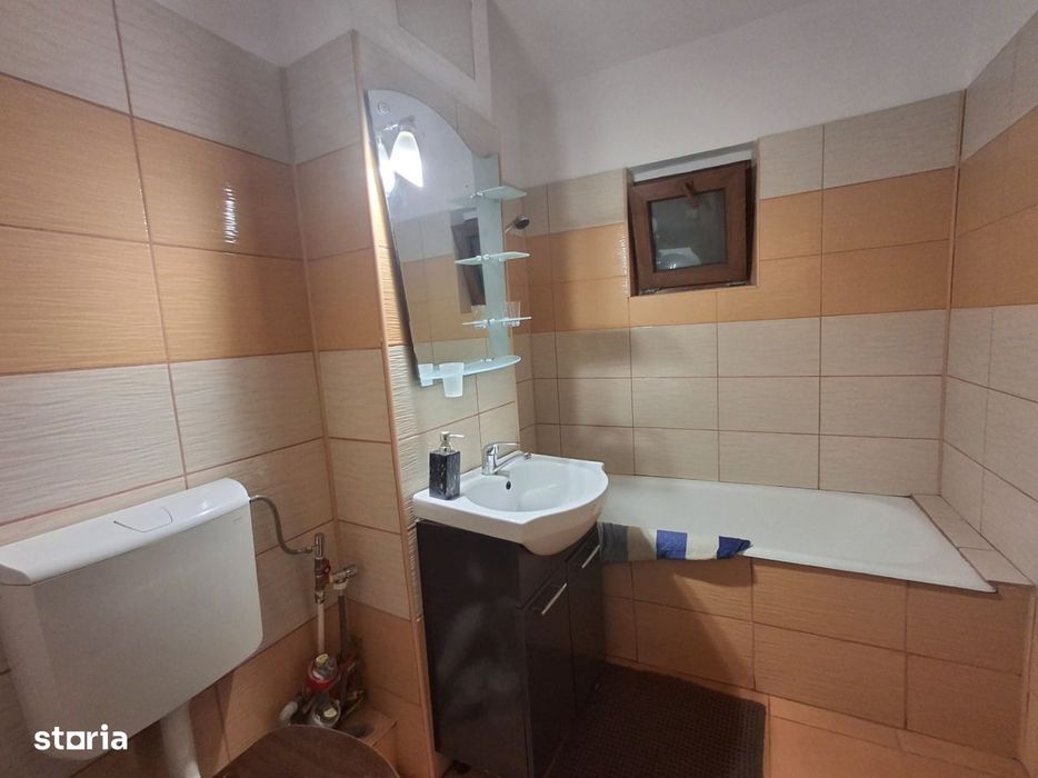 Apartament 3 camere, decomandat, de inchiriat – Str. Amaradia /Lice
