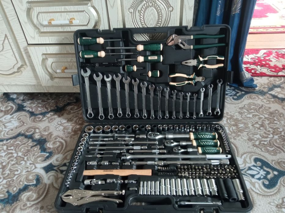 Набор ключ сотилади