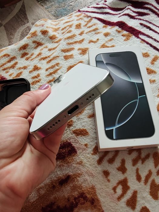 iPhone 16 pro 256gb