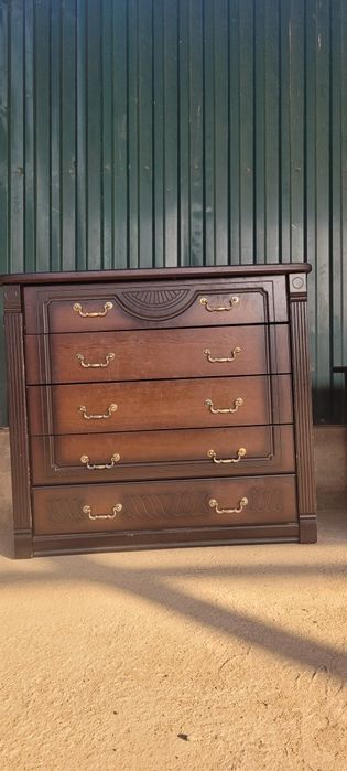 Кровать продам комод