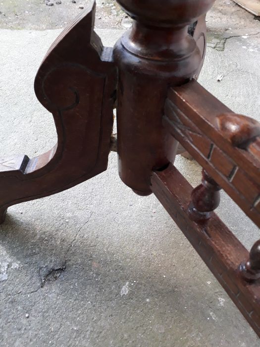 Măsuța veche antica de reparat /restaurat