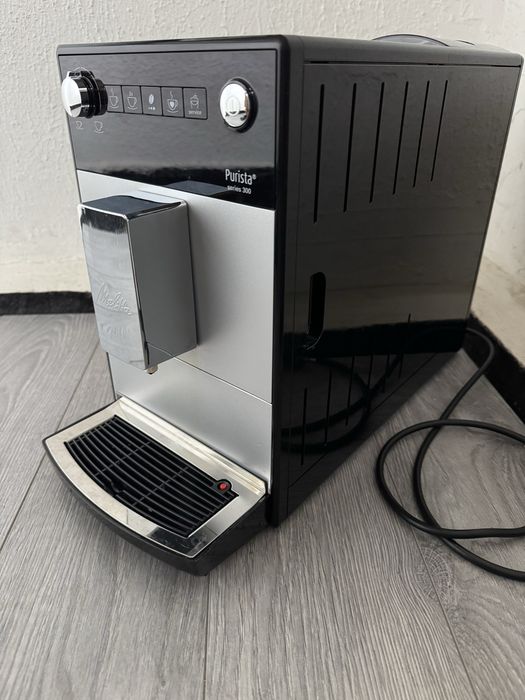 Компактен Кафеавтомат Melitta Purista F230 (15 Bar, Безшумна мелачка, Еспресо)