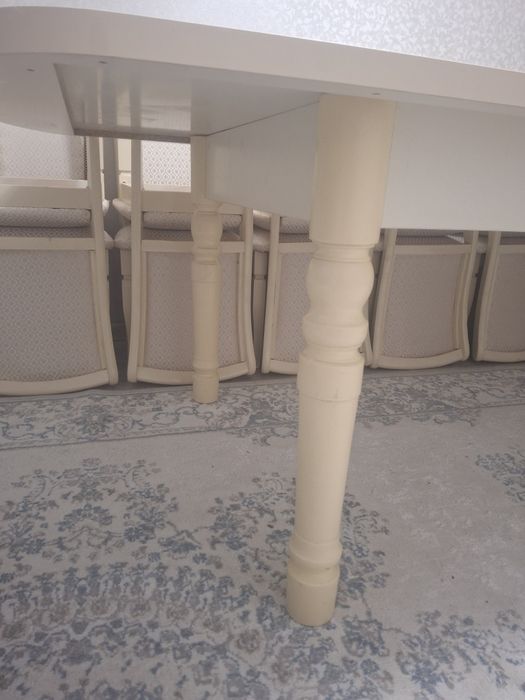 Қонақ бөлмеге арналған стол.