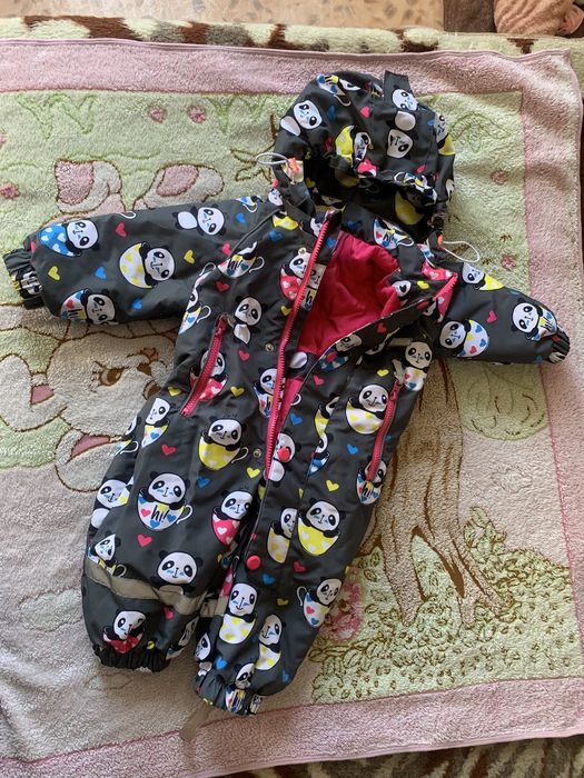 Продам комбинезон на девочку