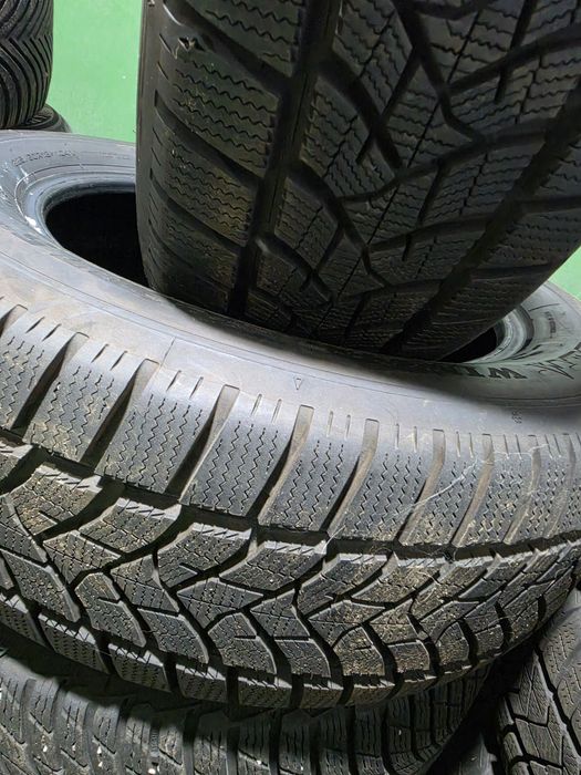 2 бр зимни 225/60/18 Dunlop дот 23г