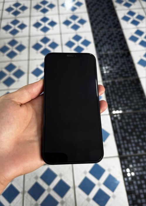 Iphone 12      Ideal xolatda