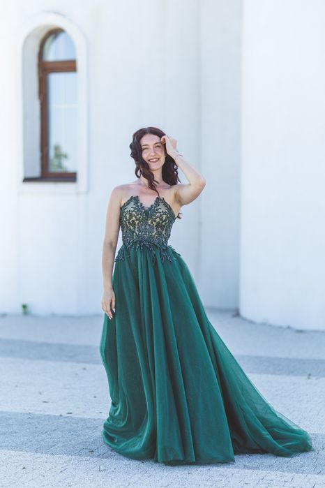 Бална рокля с корсет