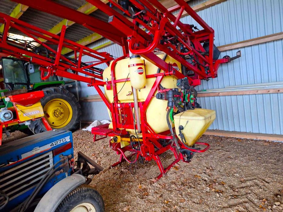 Met Instalatie Erbicidat Hardi Master Plus 1200 L an 2017 Kuhn Rau