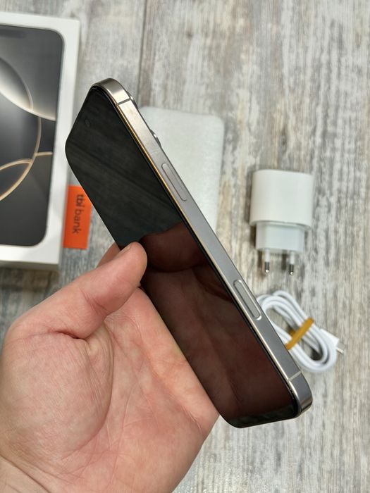 Iphone 16 Pro Max 256 GB - 89 % Battery Отличен Silver Titanium
