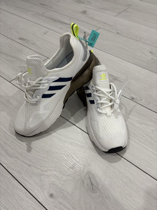 Кроссовки адидас