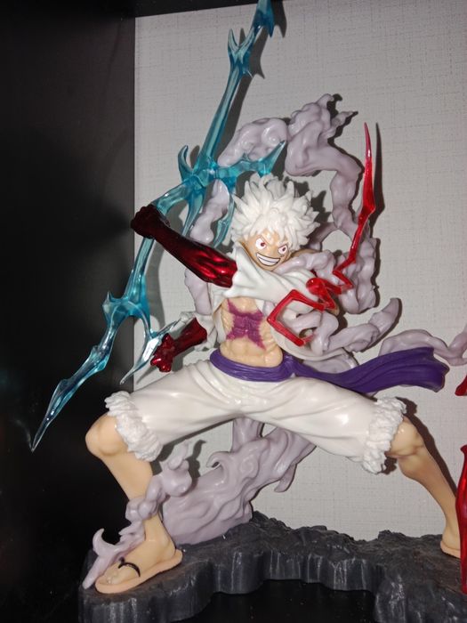 Продам фигурки Мадара и Луффи