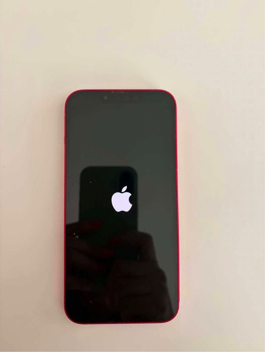 Iphone 13 red.
