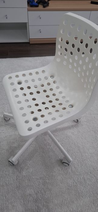 Кресло на колесиках Икеа