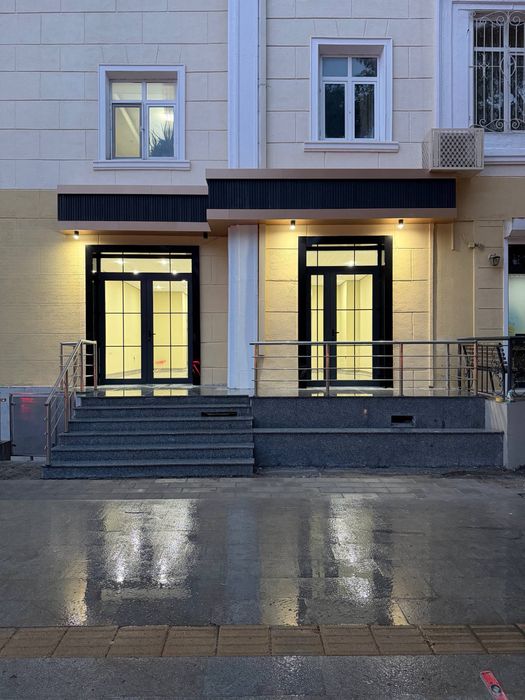 Аския Шота Руставели евро нежилое помещение 75кв фасад 7м первая линия