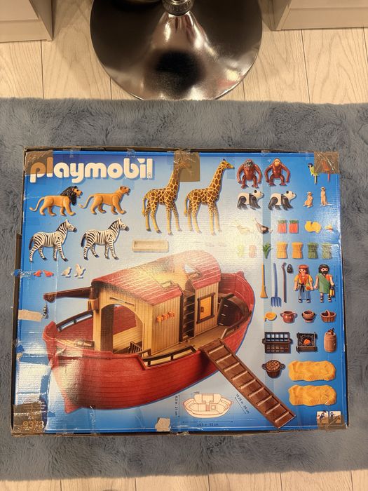 Lego si Playmobil
