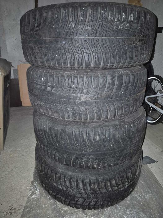 Anvelope Iarna Bridgestone Blizzak LM001 205/55 R16 91H + jante tabla
