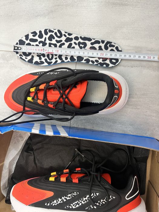 Кроссовки Adidas