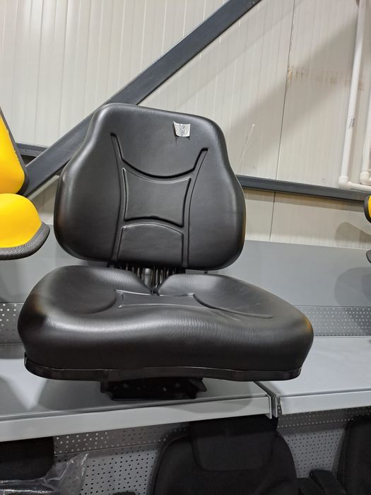 Scaun tractor u 650 u 445 utilaje agricole foarte robust și calitativ