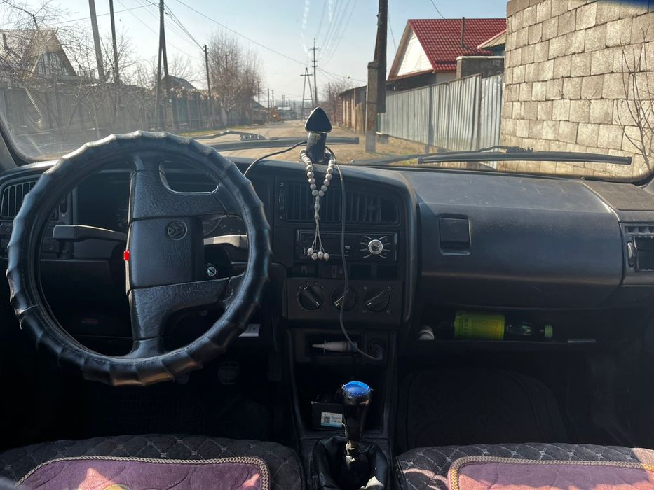 Продам пассат б3 на ходу обьем 1.8 моно