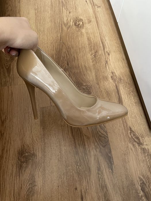 Обувки на ток 38 номер Сандали 38 номер