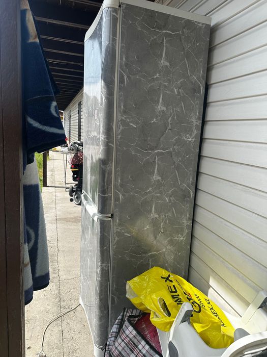 Отдам бесплатно холодильник не работает