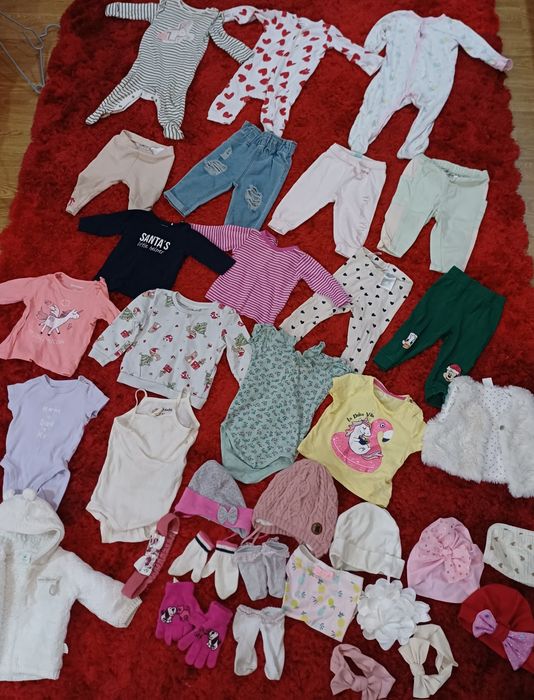 vand lot hainute fetita(marimile 74-80?