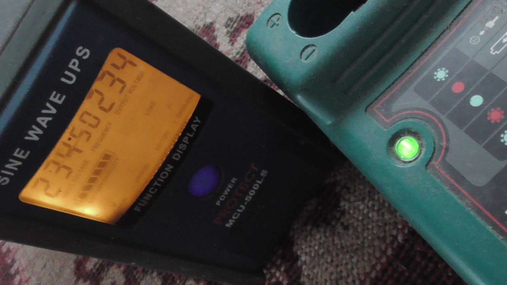 ups Protect pe baterie auto 12v cu afisare LCD