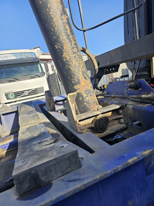 Semiremorci Swartzmuler si Carnhel basculabile