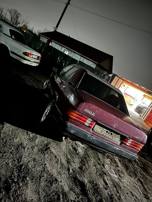 Продам в разборе мерс 190й