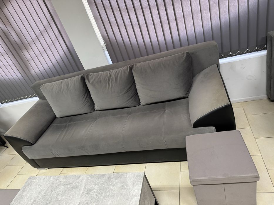 Дивани, маси, табуретки