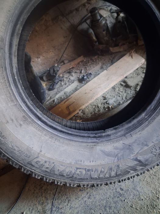 Продам резину 235/70r16