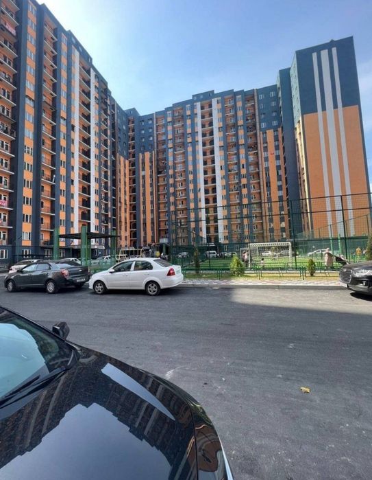 Student va ishlaydigan qizlar olamiz