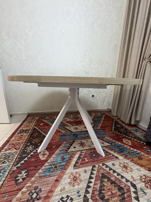 Стол кухонный , стулья