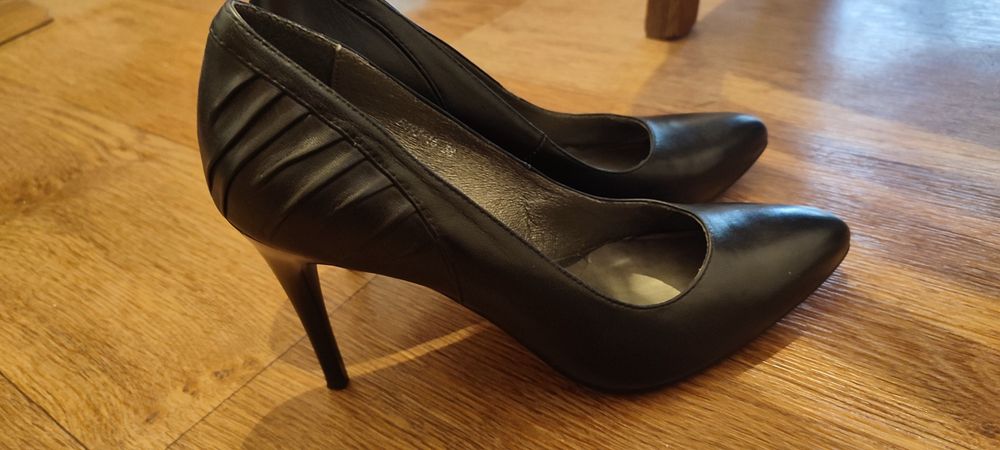 Туфли на каблуке