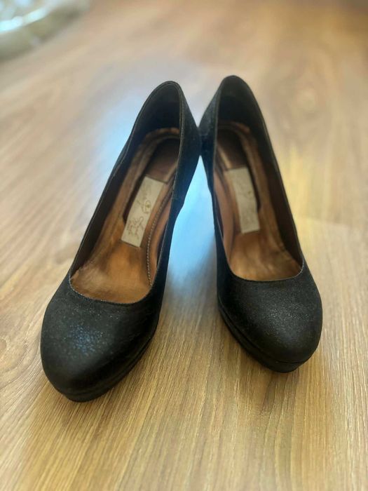 ПОДАРЯВАМ_Обувки ток_39 номер