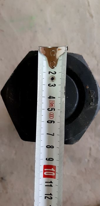 Болты с шапкой  шпильки