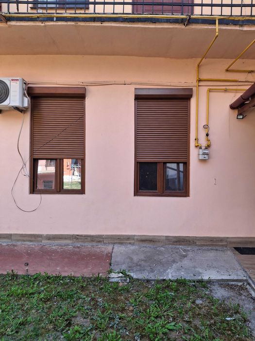 Vand apartament una cameră, direct proprietar, fara comision, situat in Arad, ultracentral, Piata Reconcilierii, parter, pret 51.900 euro negociabil