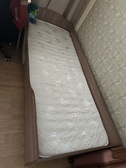 Кровать для спальни