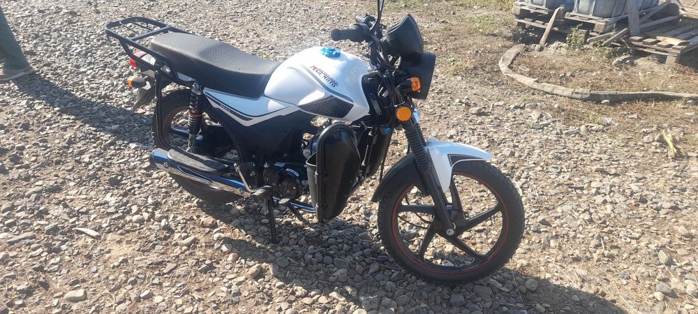 Продам мопед почти новый 50кубов