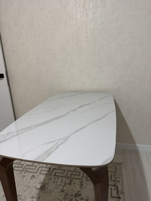 Стол каменный обеденный