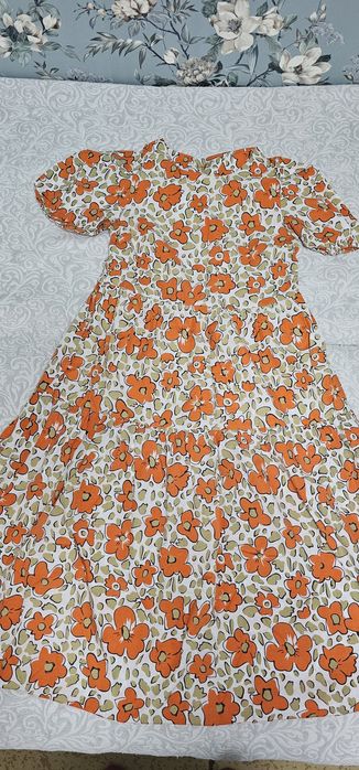 Платья в отличном состояний