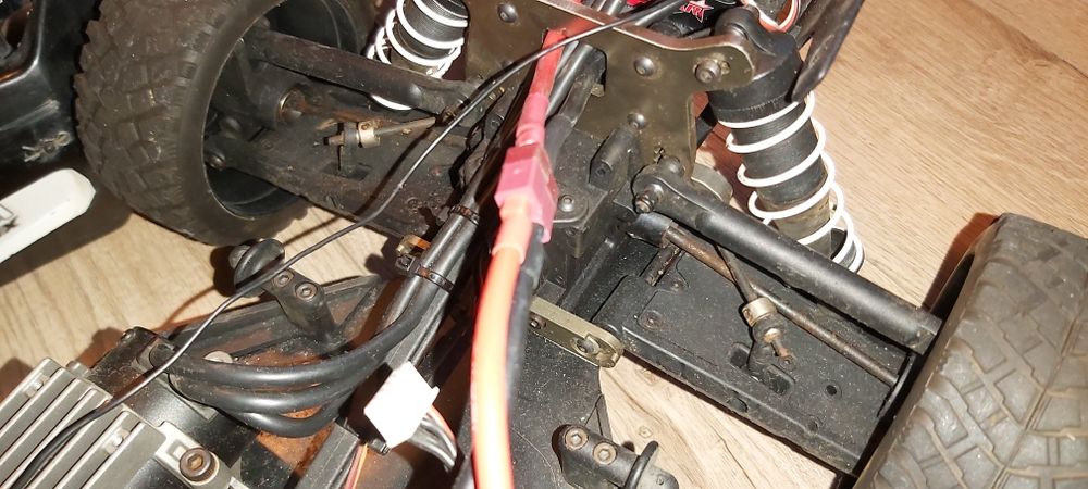 Automodel rc HPI RACING Desert Apache electric nu nitro sau benzină