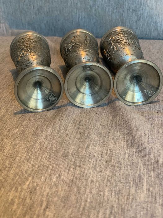 старинни калаени чаши