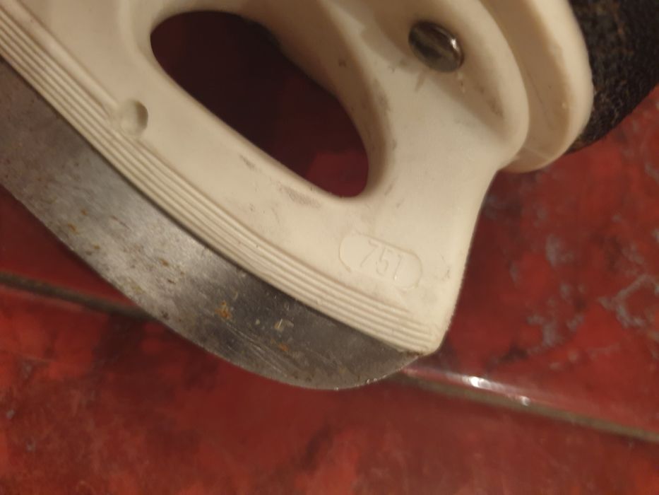 Зимни кънки номер 32