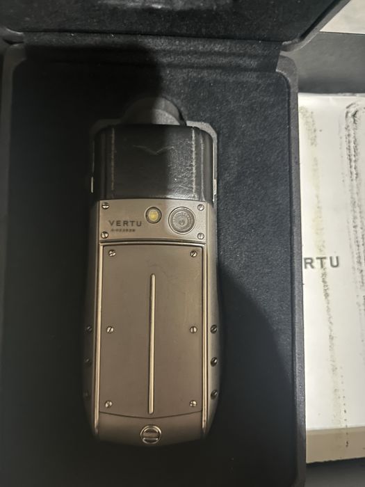 VERTU  Ascent  Ti  Употребяван