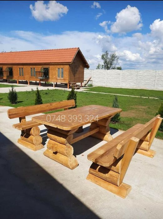 Masa cu bănci  și scaune din lemn masiv