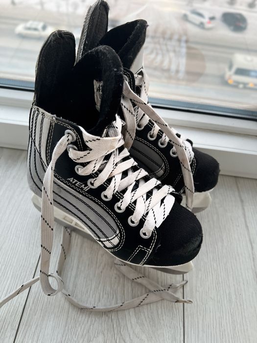 Коньки , детские .