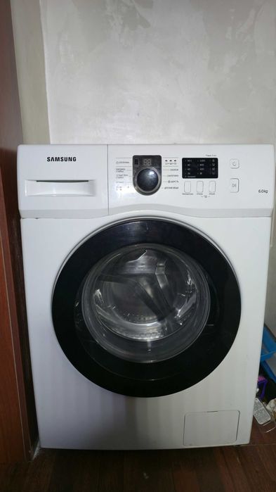 Продам стиральную машину Samsung 6кг.