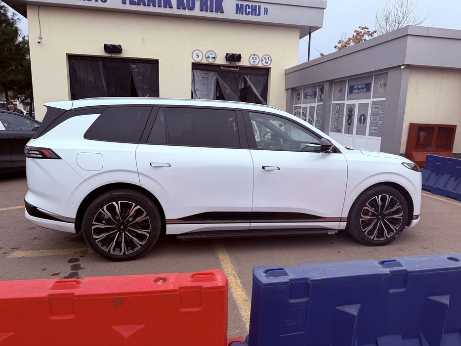 2025 DONG FENG eπ008